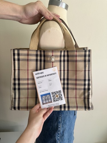 Authentic burberry vintage - burberry,