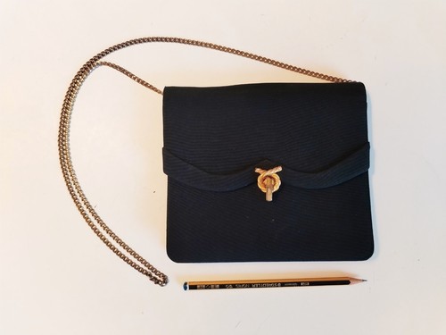 Vintage bag with gold chain - with,